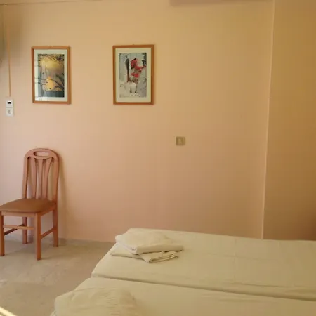 Summery Hotell