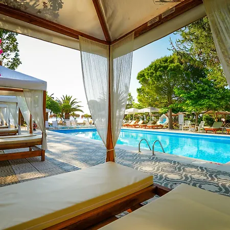 Summery Hotell