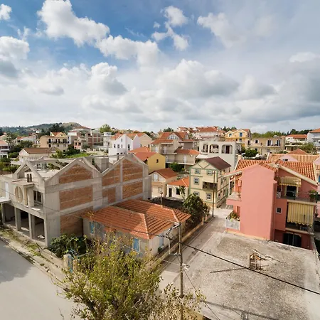 Summery ホテル 3*